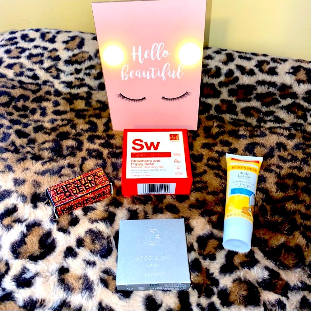 Ipsy four (4) piece beauty bundle